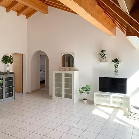 Charming Penthouse With Veranda In The Center Of Бриг Экстерьер фото