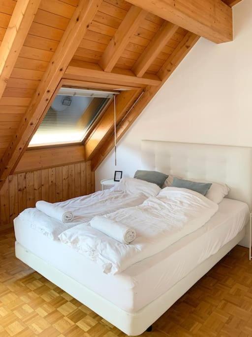 Charming Penthouse With Veranda In The Center Of Бриг Экстерьер фото