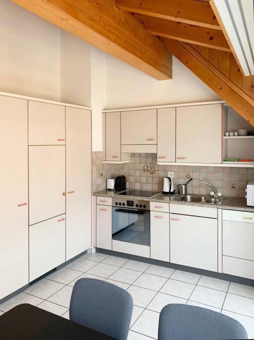 Charming Penthouse With Veranda In The Center Of Бриг Экстерьер фото